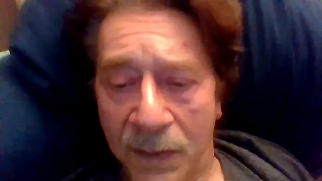frankie7inch live cam on StripChat