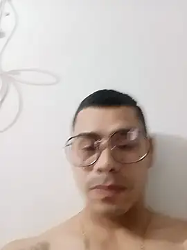 casper_gold live cam on StripChat