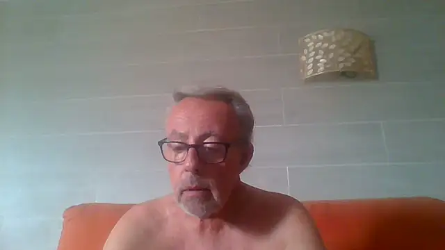 tuggy59 live cam on StripChat