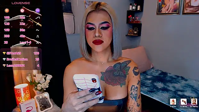 StellaStrong30 live cam on StripChat
