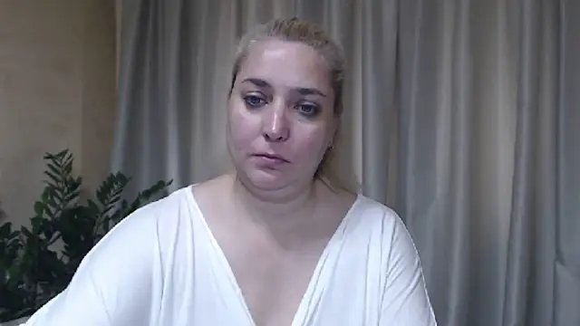 sweetpussy13 live cam on StripChat