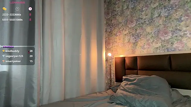 LoraDavi live cam on StripChat