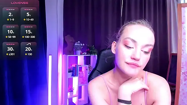 Ida_FaneStain live cam on StripChat