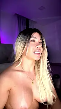 Scarlett_jc live cam on StripChat