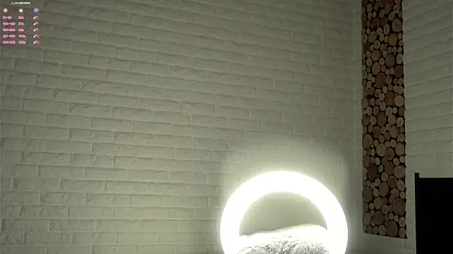 MonetLeitman live sex cam