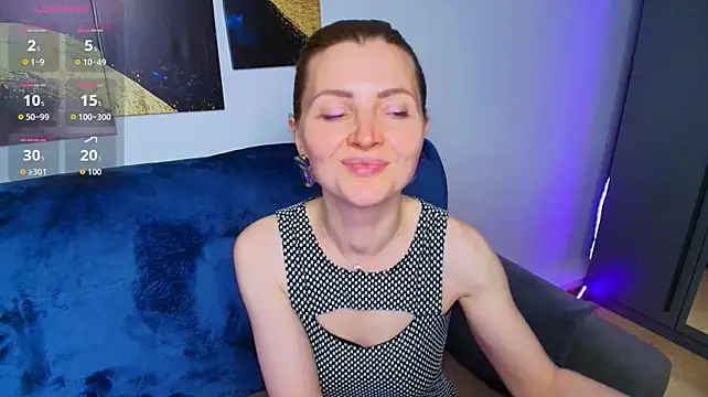 Liza__Evans live cam on StripChat