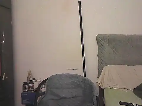 alphalatinobearx live cam on StripChat