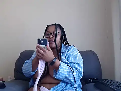 xxZoeyx live cam on StripChat