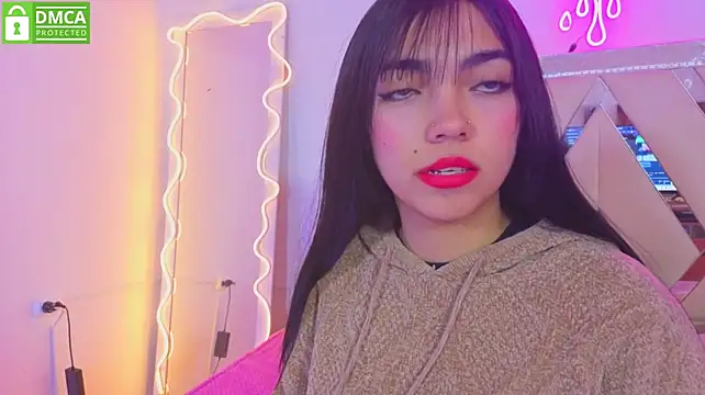 VALENBLOOM_TAY live cam on StripChat