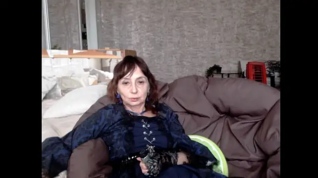 AnnieEltgant live cam on StripChat