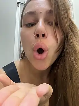 Jucie_Boom live sex cam