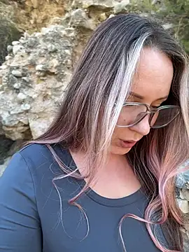 Mona_Plus live sex cam