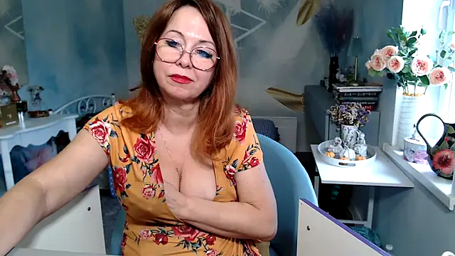 Arisa5000 live cam on StripChat