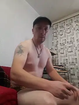 hornny_boy45 (Ask my age) - On a rubber woman