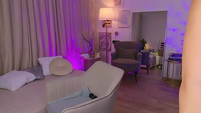 dianamagestic (F young) - Take off panties 3 min