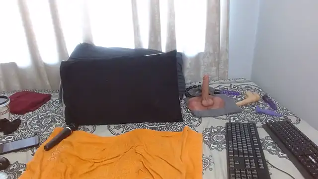NaughtySisters live cam on StripChat
