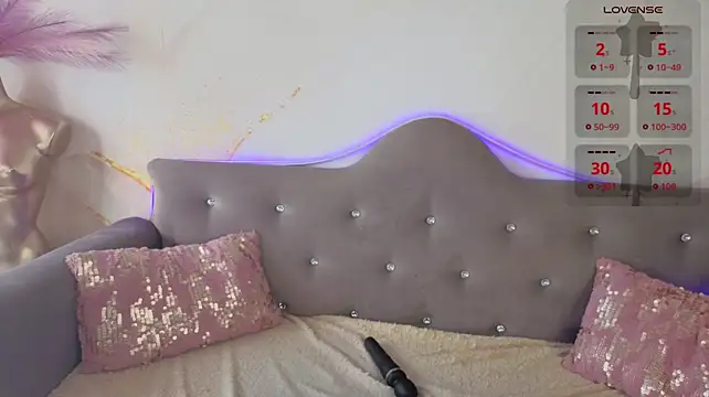 Jenny_Hart live cam on StripChat