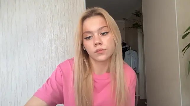 Glamorforyou live cam on StripChat