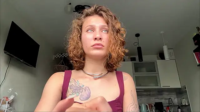AlbyDengrov live cam on StripChat