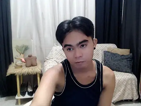 ItsXyrien11 live cam on StripChat