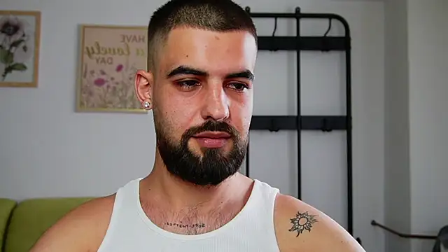 HairyRobxxx live cam on StripChat