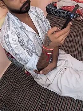 bisexual_rrr live cam on StripChat