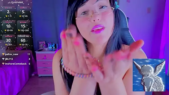 sophiepixel live cam on StripChat