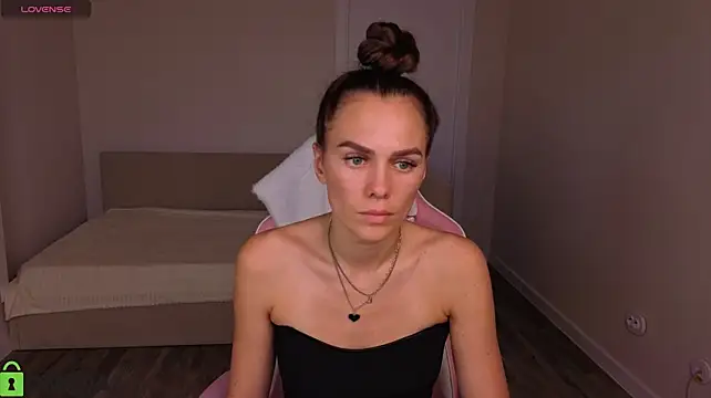 Nicea_Harrison live cam on StripChat