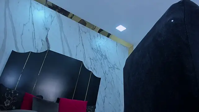 ValeryLuxe live cam on StripChat