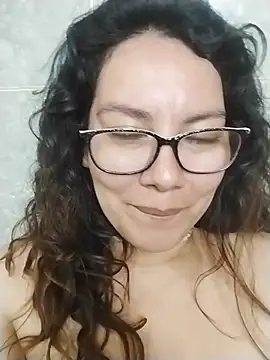 shio_26 live cam on StripChat