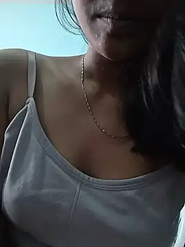 Cute_girl_priya01 live cam on StripChat
