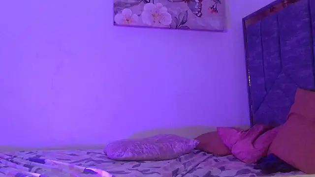 Model: Little_ebonyx