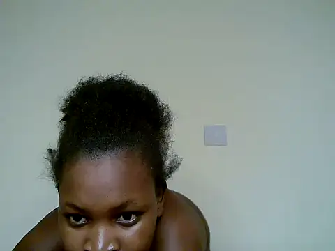 Petite_mwende live cam on StripChat