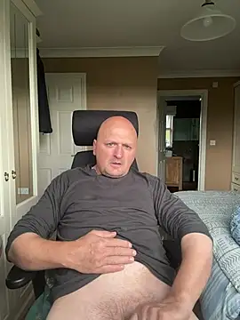 Attila120 live cam on StripChat