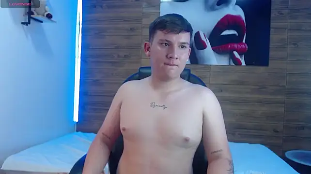 damian_miller7 live cam on StripChat