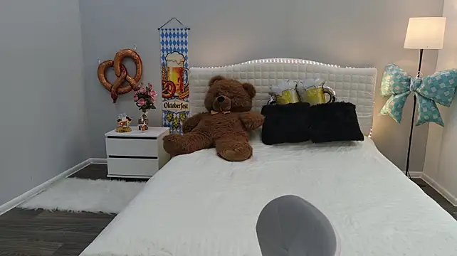 DeboraHorny live cam on StripChat