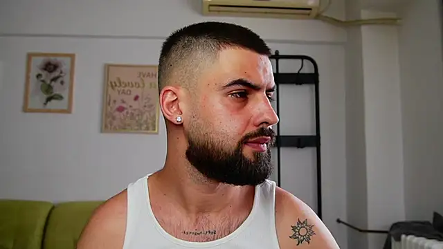 HairyRobxxx live cam on StripChat