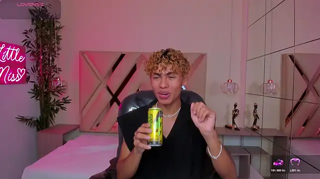 Anyelo_Twink live sex cam
