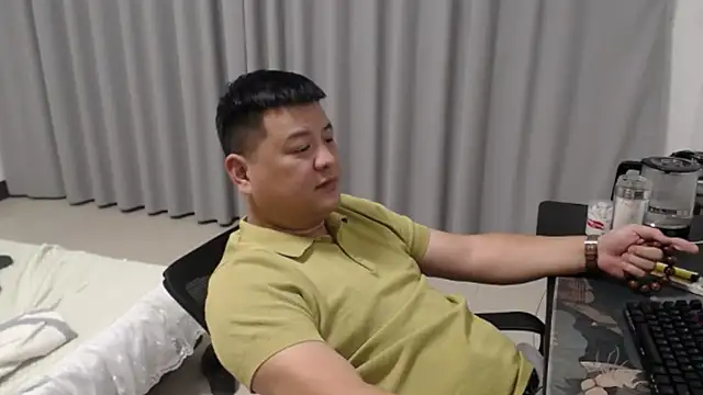 zhang1118 (Ask my age) - 牛马上线，开始工作