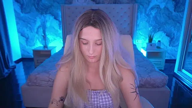 VikVikLove webcam stripchat model stream image