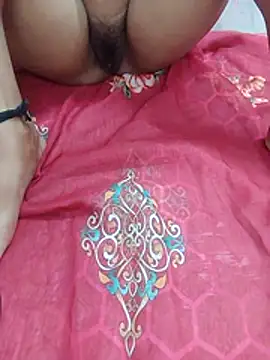KIRTIHR live cam on StripChat