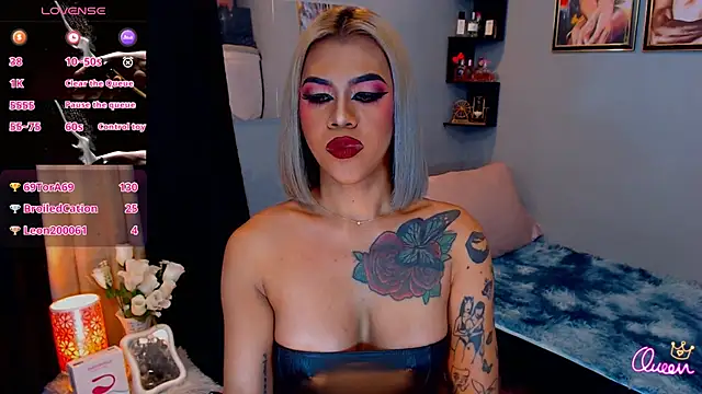 StellaStrong30 live cam on StripChat