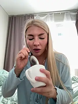 newlale (G young) - Doggy no panties