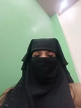 aafreen_36 (F young) - Nipples pinch
