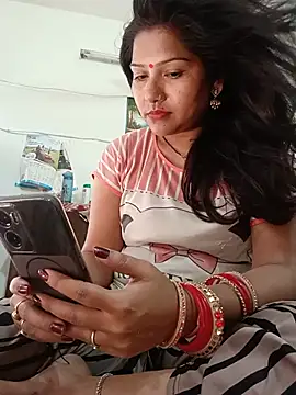 Heyy_Anshi live cam on StripChat