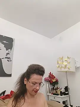 RebeccaNoble live cam on StripChat