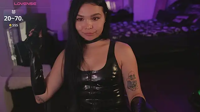 Dominatrix_Alice live cam on StripChat