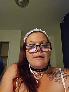 MissThroatGoat69 live cam on StripChat