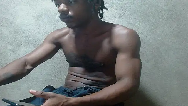 Larry-n-clouds live cam on StripChat