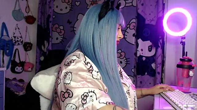 lussyevans24 live cam on StripChat